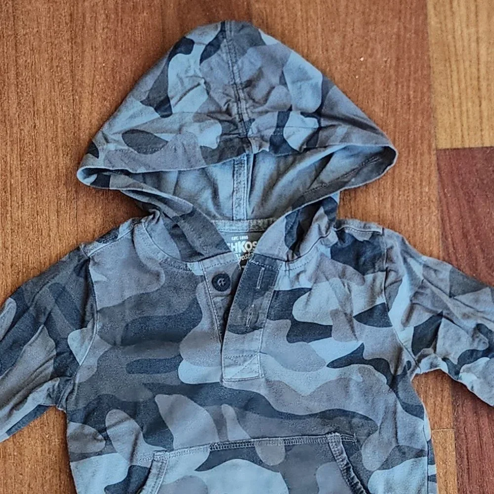 OshKosh B'gosh Gray Camo Hooded Jersey Size 3T
